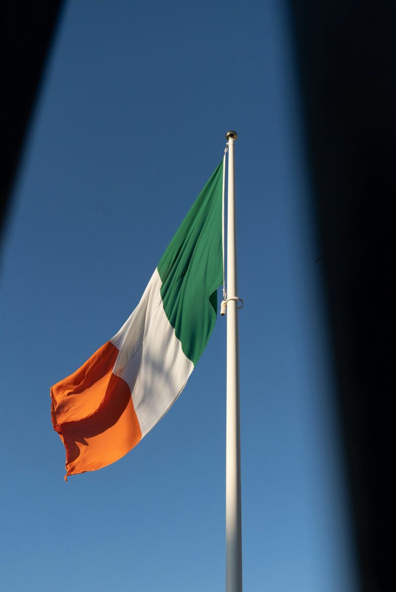 愛爾蘭國旗。（圖取自Unsplash圖庫）