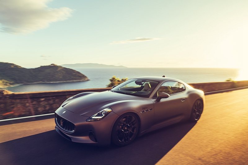 Maserati象徵品牌經典的標誌車款GranTurismo在純電版本上採用源自...