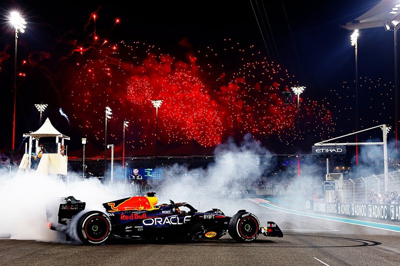 Red Bull車手Max Verstappen在阿布達比大獎賽拿下他在本季第19場勝利，為2023年賽季劃下完美句點。 圖／Red Bull提供