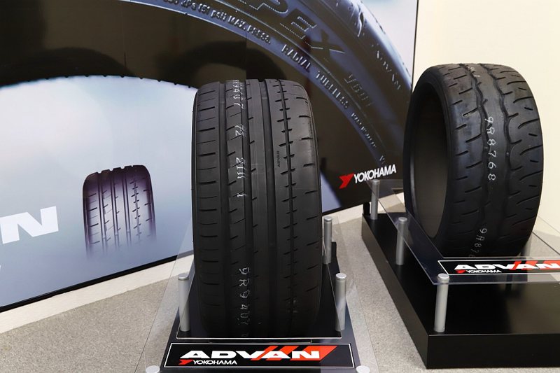 相比橫濱ADVAN Sport V107，ADVAN Apex V601則更偏性能、抓地取向的胎款，並且胎紋設計與現在新性能街胎之王橫濱Neova AD09相似。 記者張振群／攝影