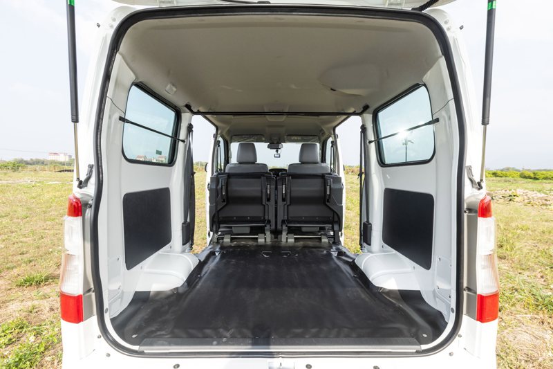 TOWN ACE廂型車擁有寬敞方正的載貨空間，825公斤的載貨能力更是讓人滿意。 記者陳立凱／攝影