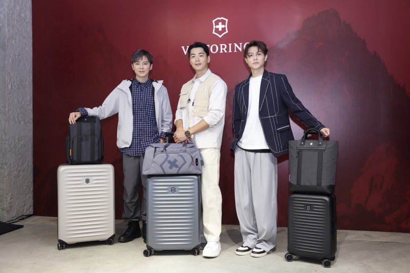Victorinox全新Airox Advanced行李箱系列上市，找來李國毅（左）、邱勝翊（右）、禾浩辰（中）三位首度同框，一同詮釋新品的百搭魅力。記者王聰賢／攝影