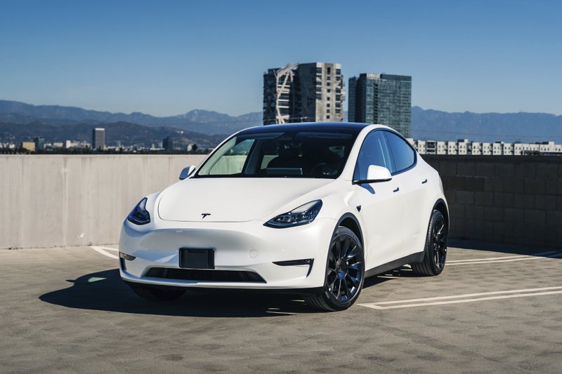 Model Y降到歷來最便宜！Tesla三款車全面降價2000美元
