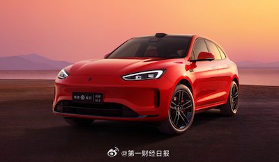 華為23日宣布，旗下問界新款M5共推出3款車型，售價人民幣24.98萬元（約台幣112.37萬元）至27.98萬元，將於5月15日起批量交付。圖／取自第一財經日報微博