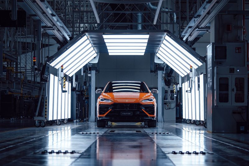 保留 V8，加入電氣化科技！全新Lamborghini Urus SE於北京車展首演
