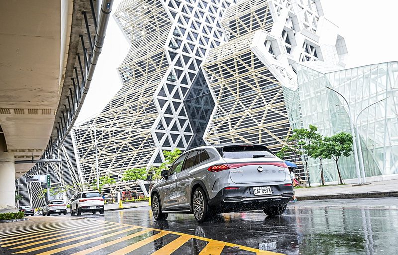 「Mercedes-Benz FUN電星樂園」高雄場即使經歷豪雨警報，四天仍然吸引超過萬人共襄盛舉。 圖／台灣賓士提供
