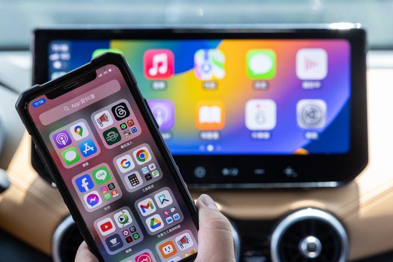 NISSAN SENTRA同時支援Apple CarPlay/Android Auto無線及有線的連結。 記者陳立凱／攝影