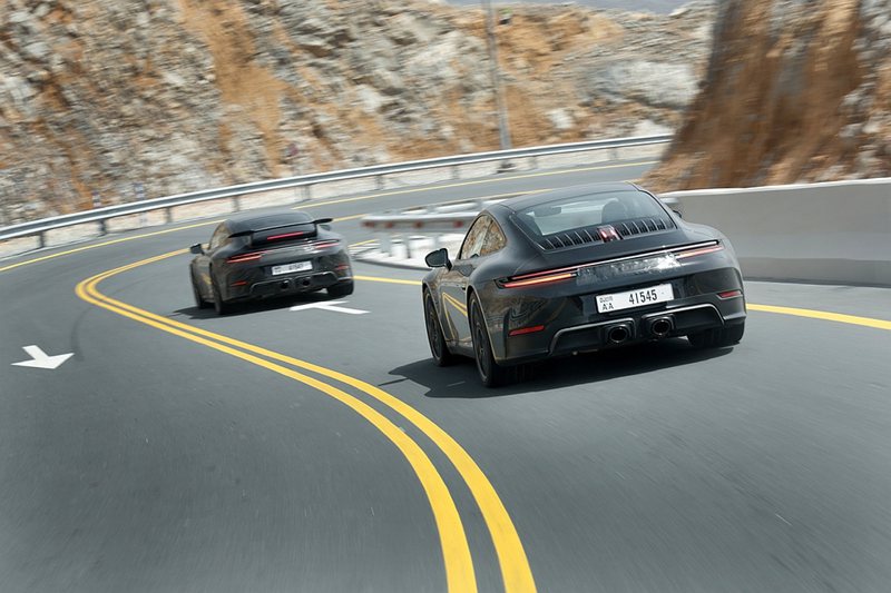 全新搭載混合動力系統的保時捷911駕駛表現更勝以往，抓地力、動力與反應速度更加優異。 圖／Porsche提供