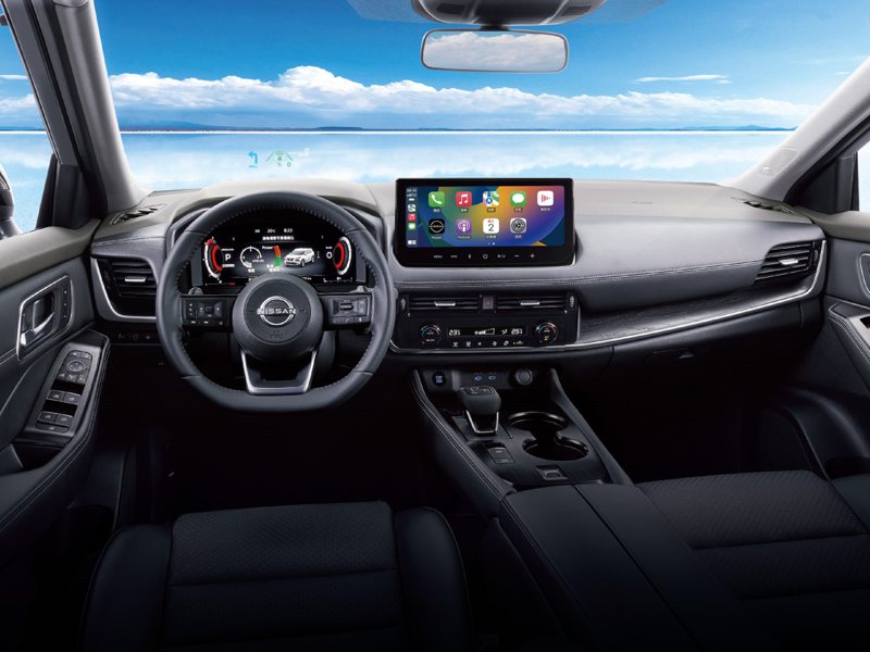 Nissan All New X-Trail 25年式上市，「科技完勝」新增四螢幕連動功能並支援無線 Apple CarPlay 與無線 Android Auto智慧手機連結功能，訊息快速掌握。 圖／裕隆日產提供