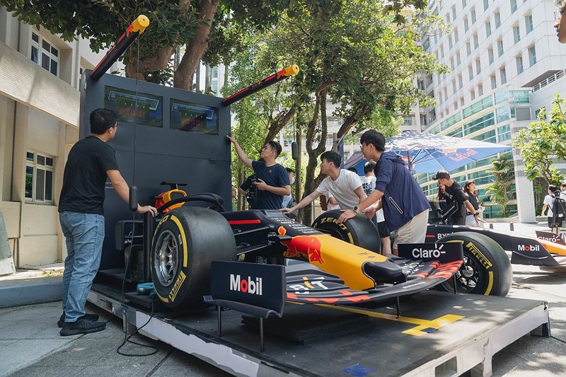 Red Bull 即日起陸續於北中南舉行一系列的全台換胎挑戰，相關資訊公布於Red Bull 官方網站。 圖／Red Bull提供