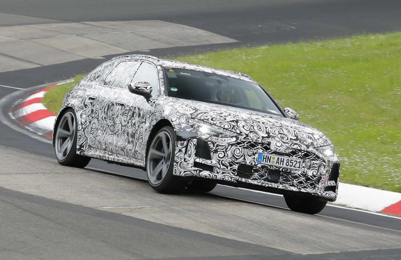 Audi RS5 Avant偽裝測試車。 摘自automoto
