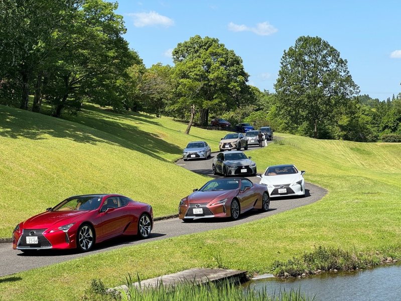 安排Lexus旗艦車款於日本九州絕美道路試駕。 圖／和泰汽車提供