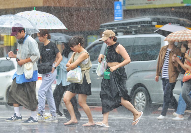 午後注意雷雨 周末鋒面重回台灣恐劇烈天氣又降溫