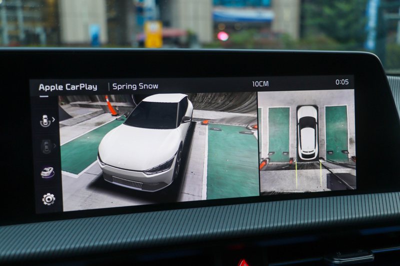 Kia EV6 GT-Line增程版標配SVM環景系統。 記者黃俐嘉／攝影