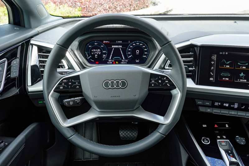 沒有Audi虛擬座艙的10.25吋數位儀表版是最可惜的地方。 記者趙駿宏／攝影