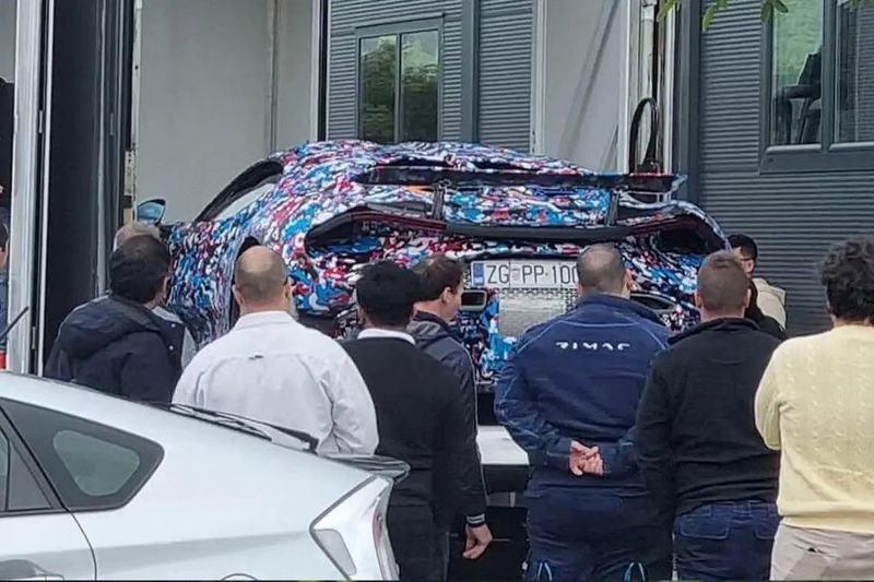 Bugatti偽裝測試車。 圖／autoevolution