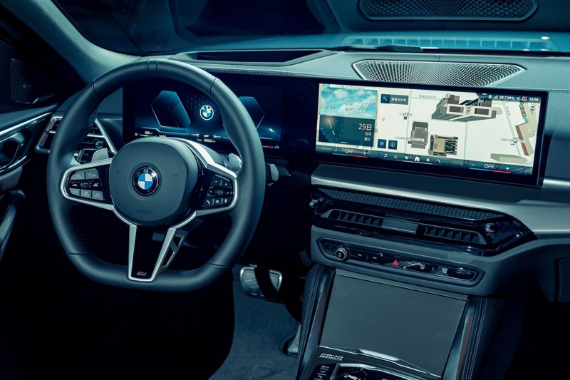 全新BMW 4系列全車系打造全面進化的豪華座艙布局，導入多項頂尖前衛科技配備，包含極具未來感的懸浮式曲面螢幕搭載BMW Operating System 8.5，提供專屬個性化與客製化設定。 圖／汎德提供