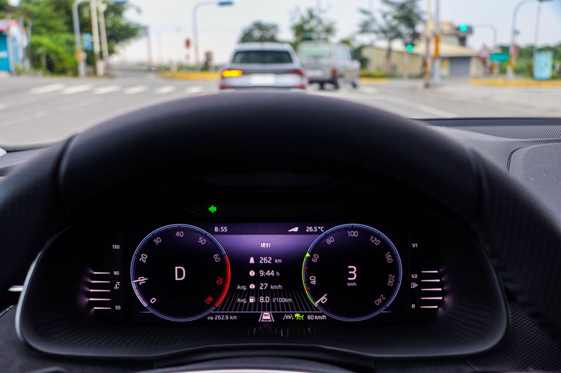 小改款Škoda Kamiq配置10.25吋全彩數位儀表。 記者黃俐嘉／攝影