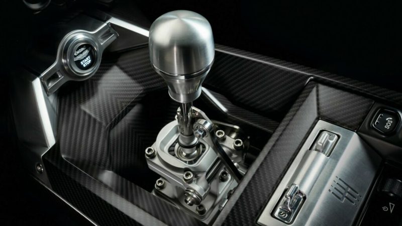 Aston Martin Valiant配備六速手排變速箱。 圖／Aston Martin