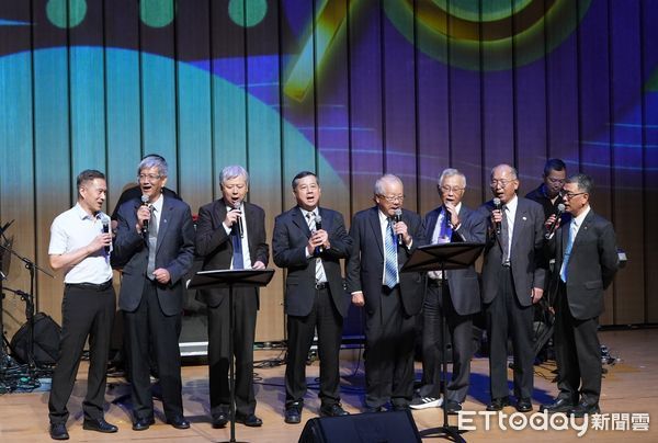 70屆航海節高雄區慶祝大會暨感恩音樂會　航港界貴賓同歡唱