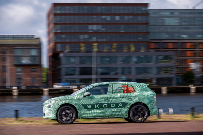 Škoda Elroq偽裝原型測試車。 摘自Škoda