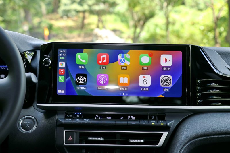 12.3吋觸控式主機則配置無線Apple CarPlay及有線Android Auto。 記者陳威任／攝影