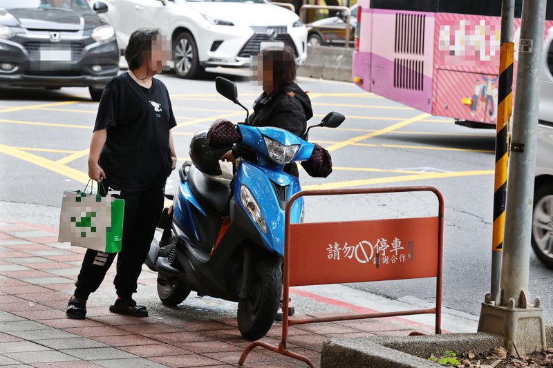 交通新制6月30日上路，8項交通微罪不開放檢舉，民眾質疑「大違停時代來臨」。示意圖。本報資料照片