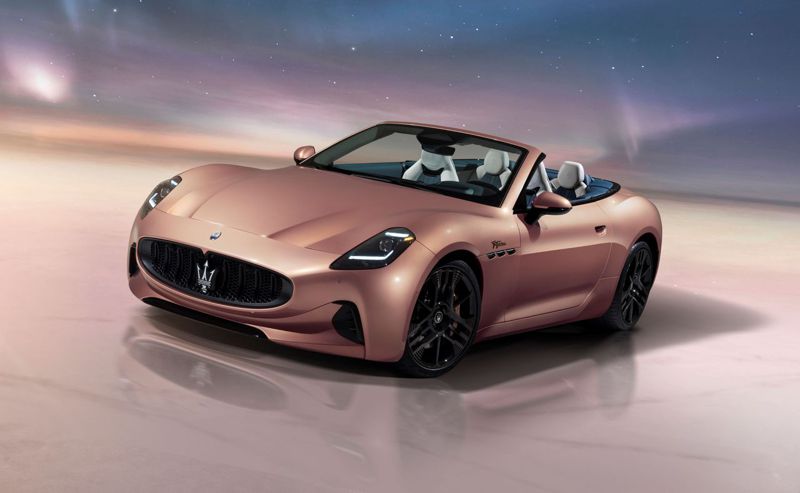 GranCabrio Folgore 這款「雷霆鑄就」的新生座駕，也宣告著三叉戟品牌將再度成為汽車領域的先鋒和開拓者。 圖／Maserati提供