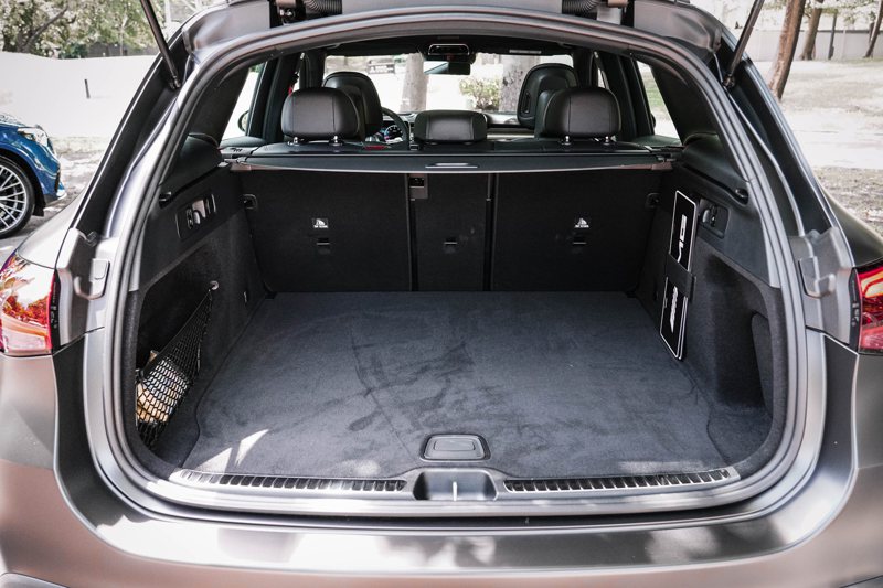 Mercedes-AMG GLC43後行李箱容積為620公升。 記者趙駿宏／攝影