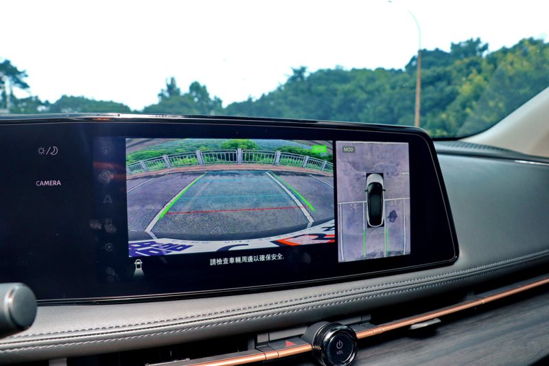 AVM 360度環景影像系統及MOD移動物體偵測系統。 記者陳威任／攝影