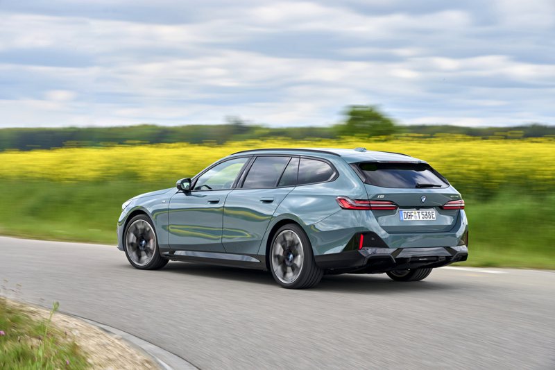 BMW i5 eDrive40 Touring。 摘自BMW