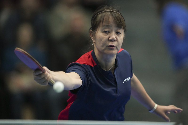 58歲的華裔智利乒乓球選手曾之穎27日將實現參賽奧運夢想。(美聯社)