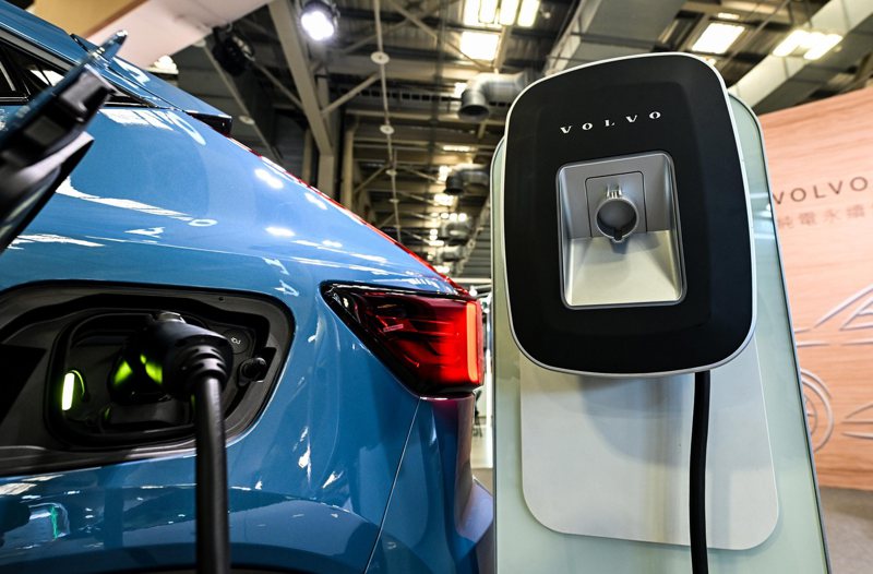 VOLVO 首度受邀進駐2024 AI Taiwan未來商務展 展示電動車最佳解決方案