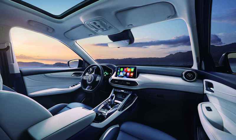 以「超規滿配」實力完勝同級產品，的MG雙雄，具有超越同級車的舒適座艙、全景電動天窗與360度環景讓人更能沉浸在沿途風景中。 圖／格上租車提供