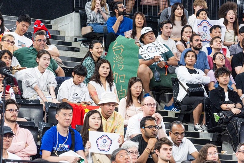 巴黎奧運／球迷拿台灣標語加油遭搶 賴總統：令人遺憾