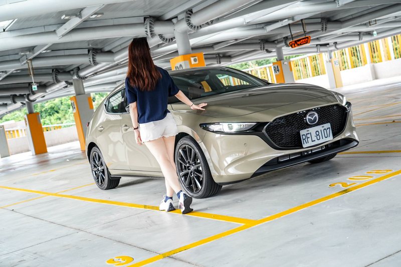 都會女子的週末遁逃：Mazda 3 Retro Sports Edition x 北海岸美食之旅