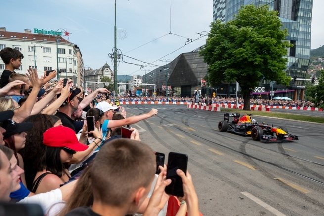 Red Bull Showrun Taichung首度登陸台灣，將由F1日本車手角田裕毅駕駛RB8，大展車技。 圖／Red Bull提供