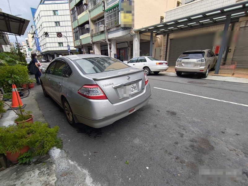 假車牌作工太差！台中酒駕男掛假牌遭警方巡邏查緝