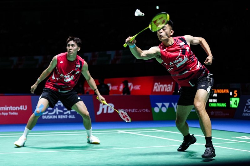 王齊麟(右)與邱相榤。Badminton Photo(資料照)