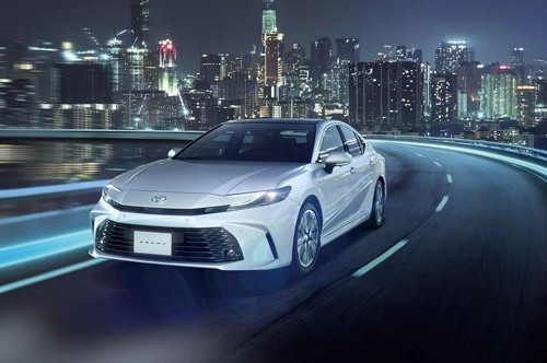 全新Toyota Camry竟還保留純燃油動力 而且不只一種！