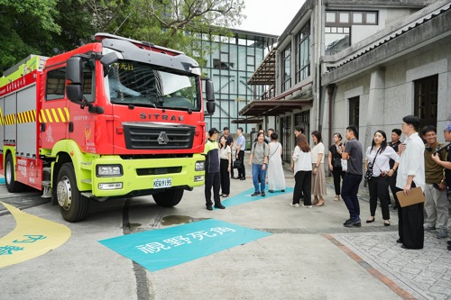 英飛凌科技守護用路人安全　捐贈全台首創大型車先進駕駛輔助及管理系統！