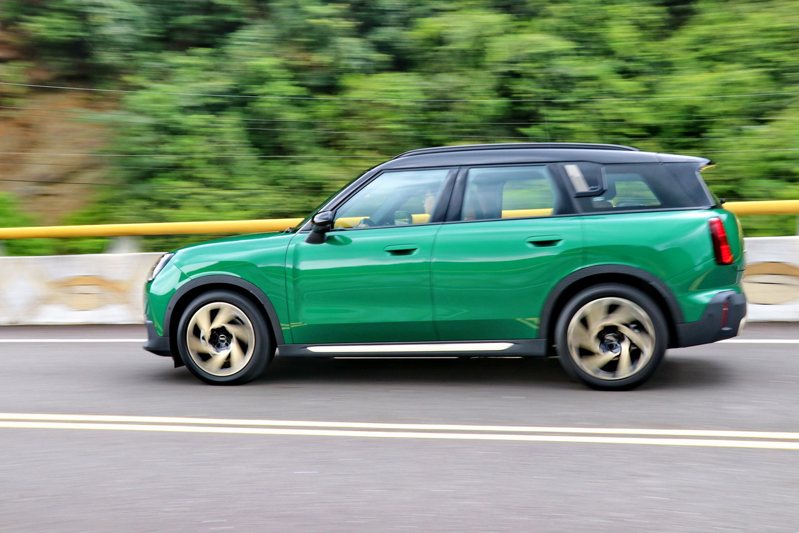 環肥燕瘦各顯其美 MINI Countryman SE ALL4試駕