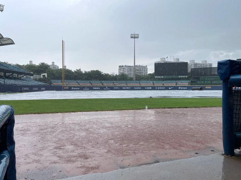 富邦悍將在主場新莊棒球場（圖）迎戰統一獅隊比賽宣布因雨延賽。中央社(資料照)