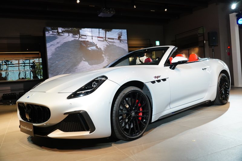 Maserati GranCabrio Trofeo建議售價 1,028 萬。 記者趙駿宏／攝影