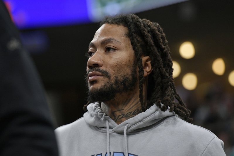 「飆風玫瑰」羅斯（Derrick Rose）今天宣布退休，結束16年的職業生涯。 美聯社