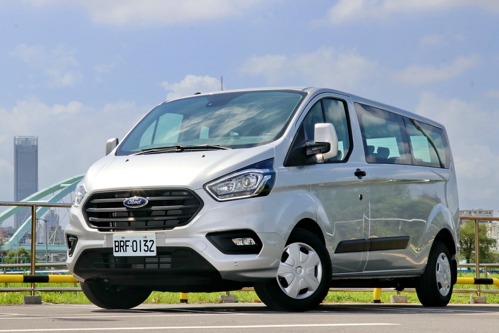 實惠配置切入市場真空帶 Ford Tourneo Custom九人座 Kombi試駕