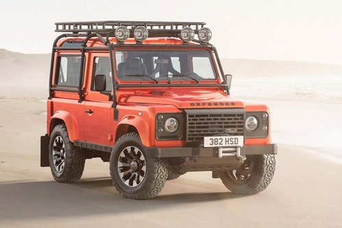 四年內換了五片擋風玻璃！Defender車主怒告Land Rover