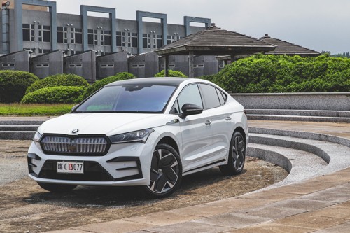 晚來其實配備更好？！全新Škoda Enyaq Coupe RS純電跑旅試駕體驗