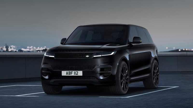 Range Rover Sport黯影版2025年式車型今(1)日正式上市，台灣限量導入50席配額。 圖／JLR Taiwan提供