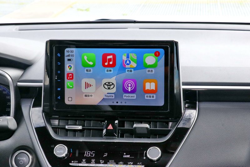 中控台螢幕主機為9吋規格，並內建無線Apple CarPlay與Android Auto功能。 記者陳威任／攝影